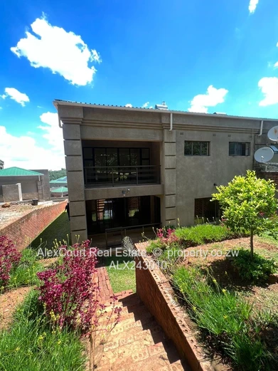 Neat Duplex Apartment In A Complex