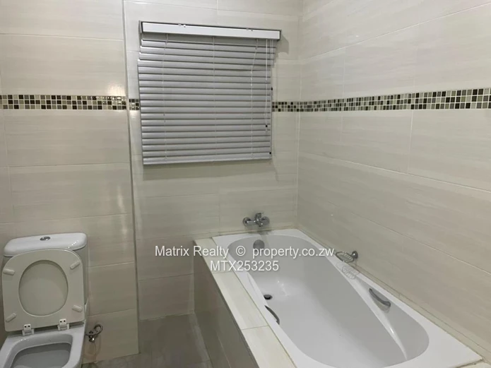 3 Bedroom Apartment to Rent in Greencroft