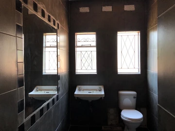 3 Bedroom Flat & Apartment