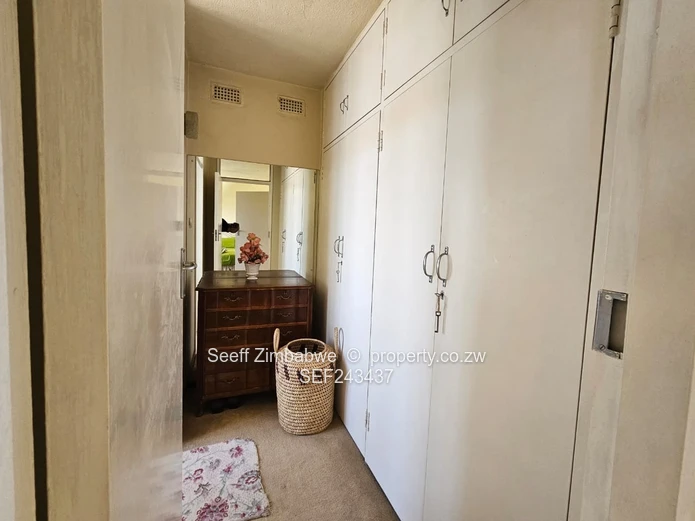 Northwold Sanctuary: Sophisticated 3-Bedroom Living