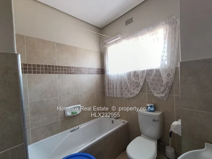 3 Bed Apartment For Rental (Sole Mandate)