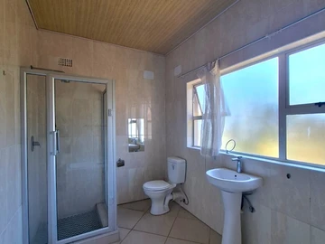 3 Bedroom Garden Flat