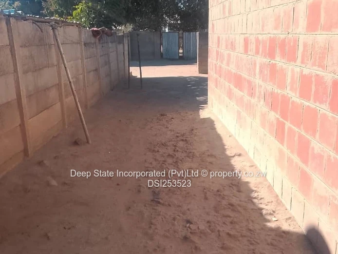 Chitungwiza (Zengeza)core house for sale 