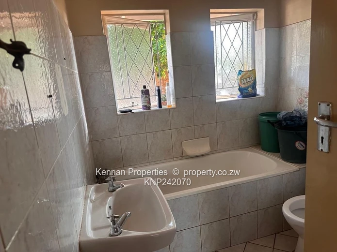 Spacious Family Home With A Cottage