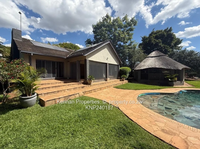 Family home with spaciouse outdoor entertainment area