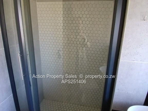 2 Bed Garden Flat On 2nd Street Ext! 