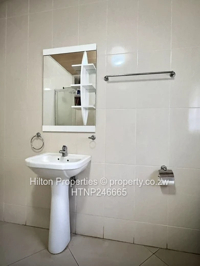 Fully Furnished 3-Bed Garden Flat with Pool in Highlands
