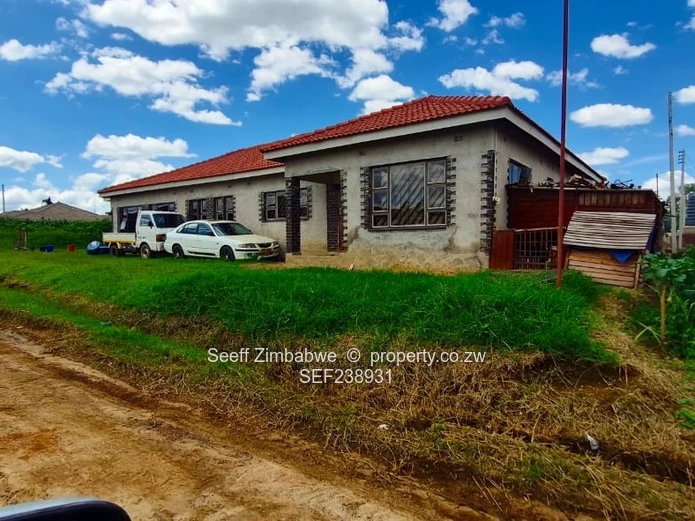 Prime 453m² Stand in Cold Comfort — Tarred Road & Services