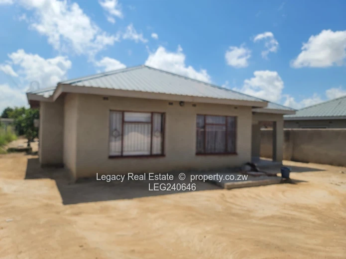 Neat 3 Bedroom Cottage With Borehole In Ushewokunze