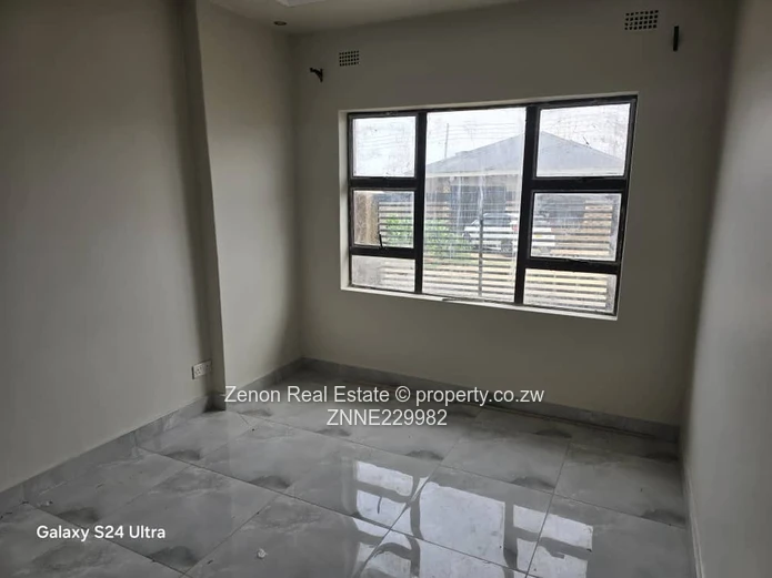 4bed house in Southview ,solar backup ,borehole 500/month (Sole Mandate)