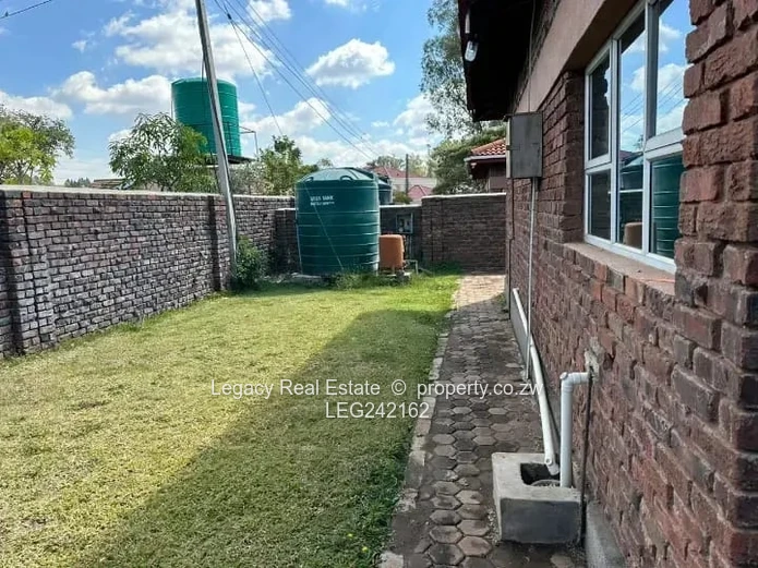 Fully Furnished 3 Bedroom Cluster for Rent – Avondale West