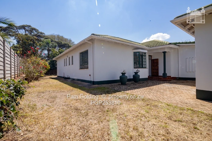 Recently Renovated 3-Bedroom Cluster Colne Valley