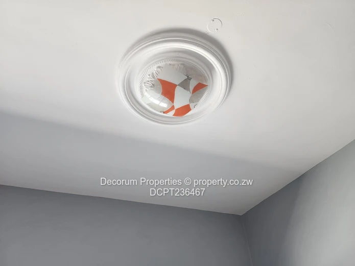 Westlea 2beds flat to let