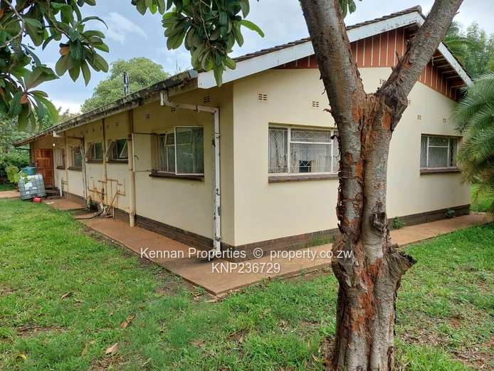 5 bedroomed Fixer Upper in Kadoma