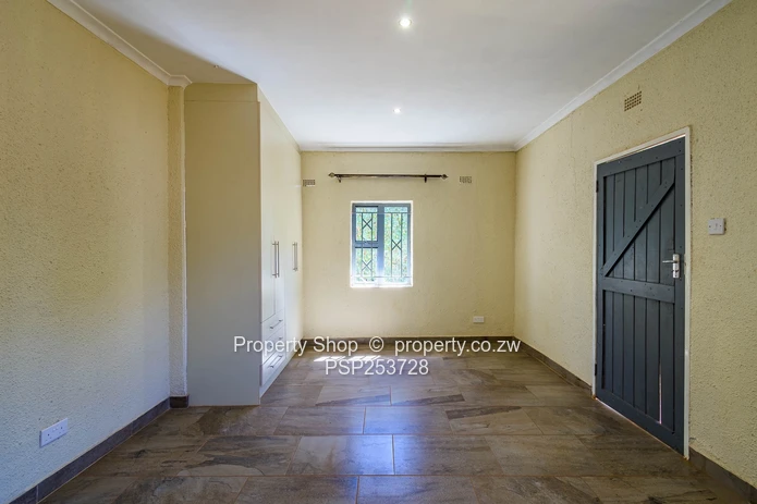 Prime Business Space To Let