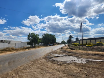 Commercial & Industrial Land