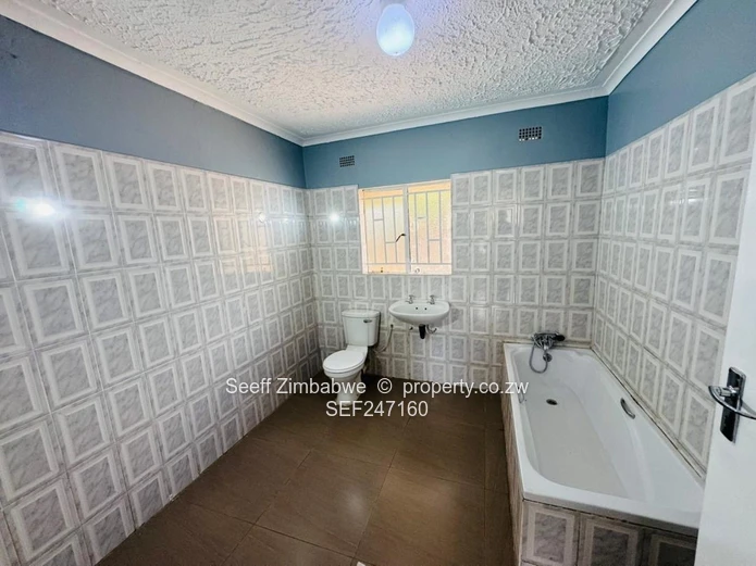 Modern 4-Bed Home in Knowe on 2305m² with Borehole