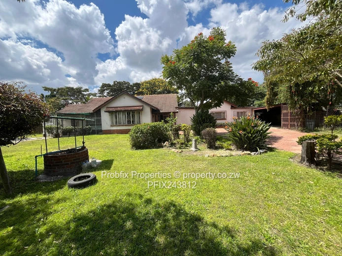  Spacious Family Home with Guest Wing & Cottage | Hatfield North