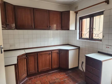 3 Bedroom Flat & Apartment
