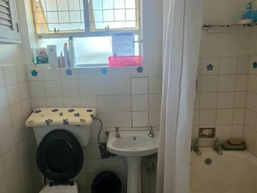 2 Bedroom Flat & Apartment