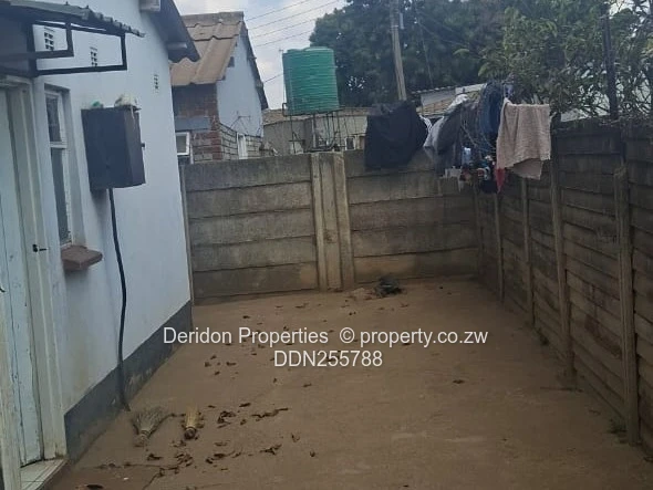 Cozy 3-Bed Home in Budiriro 1