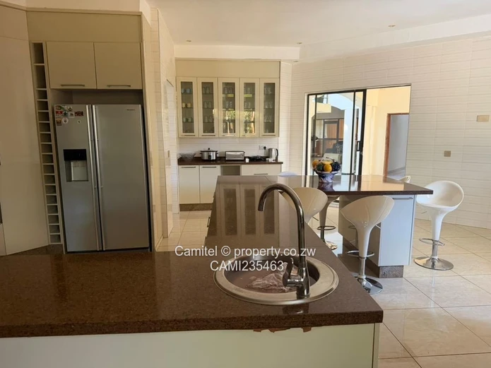 Furnished 6-Bed Luxury House with Pool in Hogerty Hill