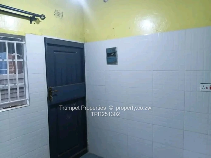 Secure 3-Bed Home in Mufakose - Walled, Verandah & ZESA