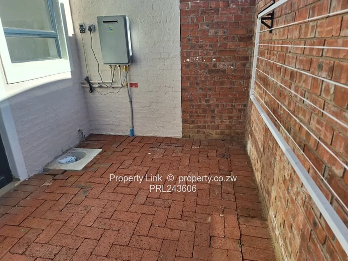 Modern Townhouse For Rent In Newlands