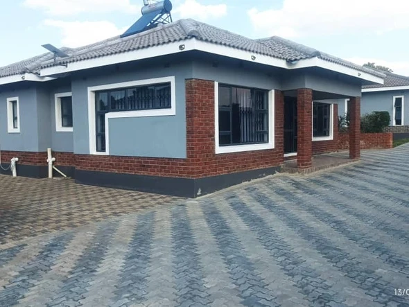 3 Bedroom Flat & Apartment