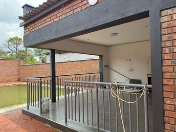 3 Bedroom Flat & Apartment