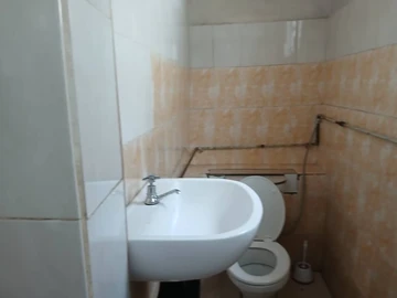 2 Bedroom Flat & Apartment