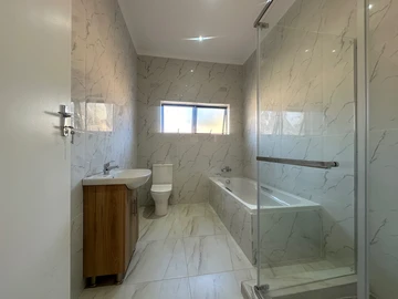 3 Bedroom Garden Flat