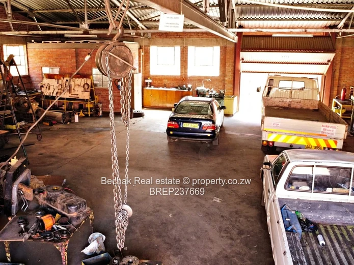 Warehouse and workshop for sale in Belmont 