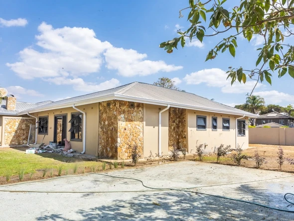 6 Bedroom House