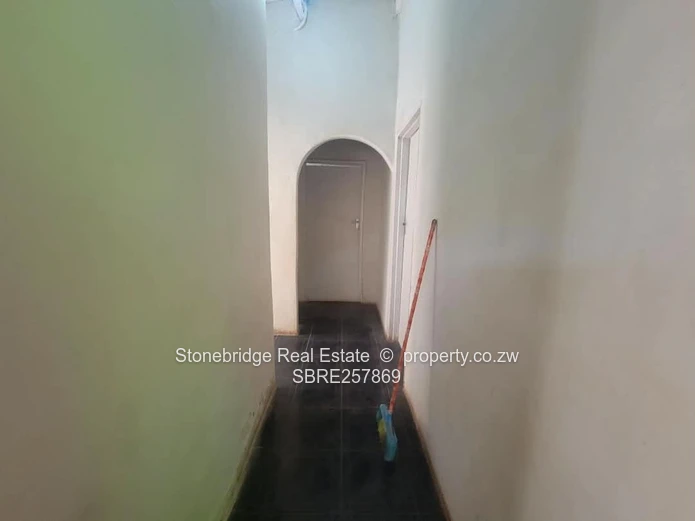 3 Bedroomed House on 1.045Ha in Douglasdale For Sale