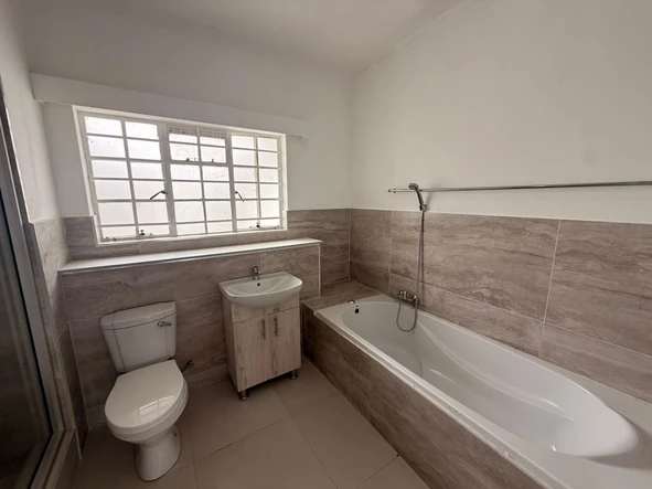 3 Bedroom Flat & Apartment