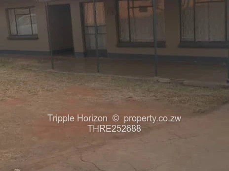 3-Bed Cranborne Home with Verandah, Flatlet cottage & Garden