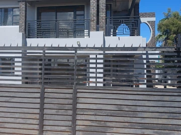 3 Bedroom Flat & Apartment