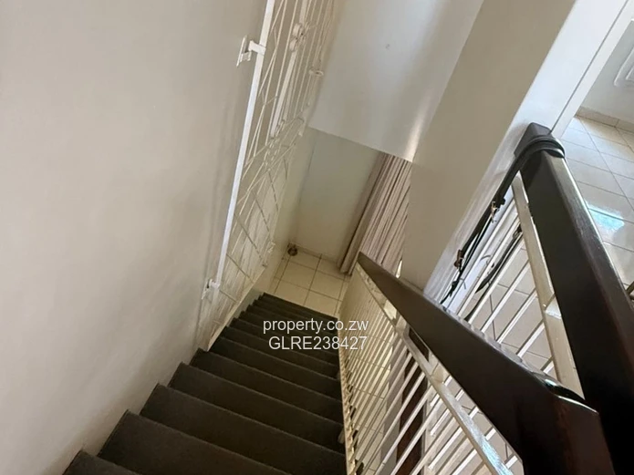 Spacious 2-bedroom flat in the heart of Avondale