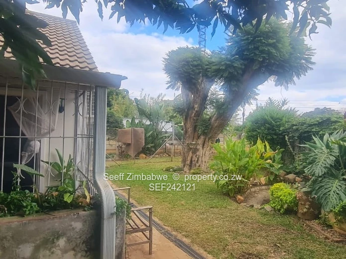 Eastlea 4-Bed Home with Lush Garden & Borehole