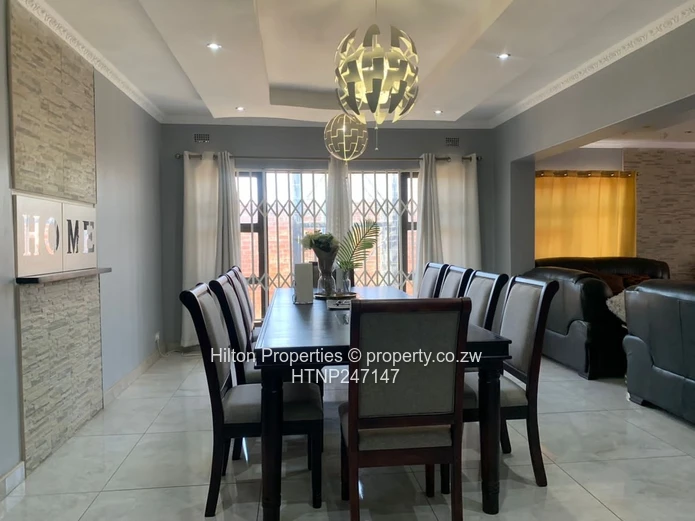 Spacious 5-Bed Parktown Home with Modern Kitchen & Borehole