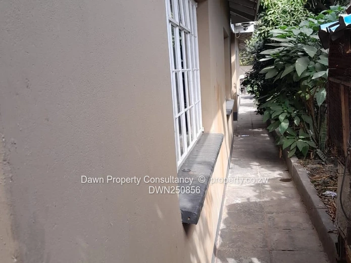 Spacious 5-Bed Family Home in Damofalls with Borehole (Sole Mandate)
