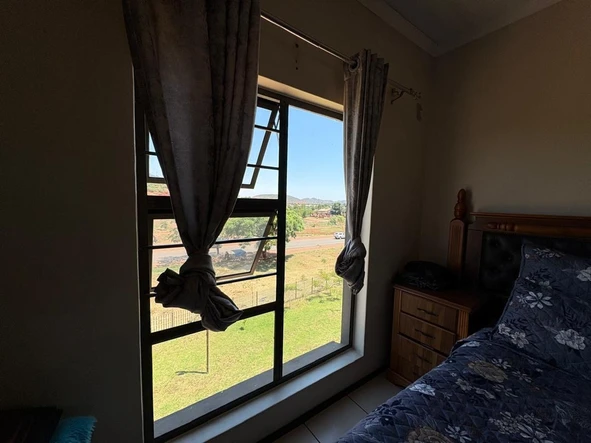 2 Bedroom Flat & Apartment