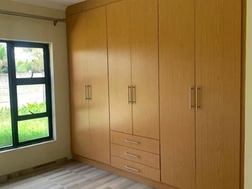 4 Bedroom Flat & Apartment
