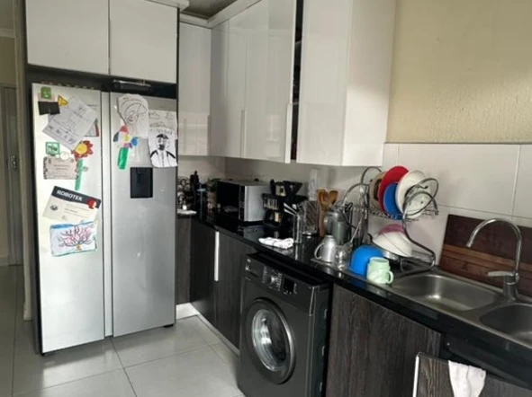 3 Bedroom Flat & Apartment