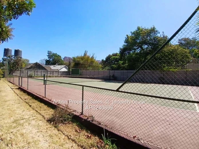 Secure Family Home In Highlands! 