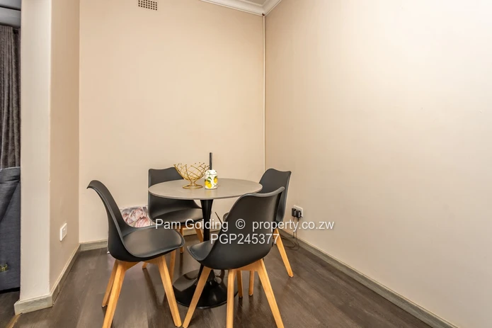 4- bedroom En suite Home on 1160sqm in Hillside