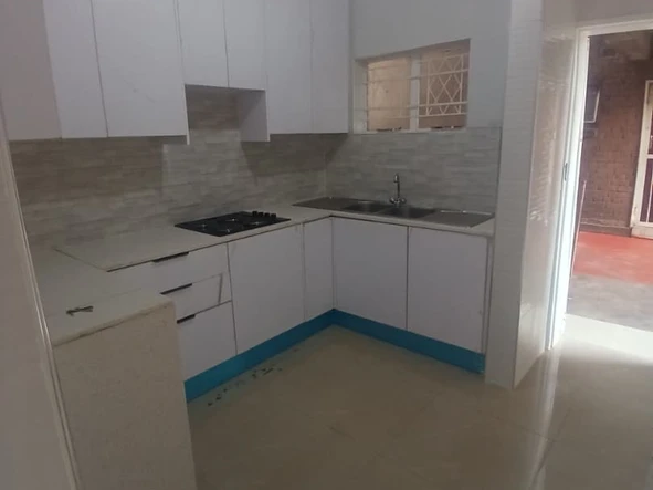 2 Bedroom Flat & Apartment