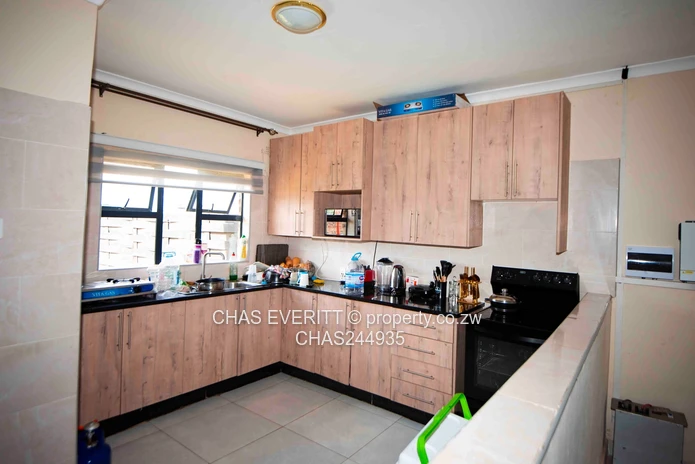 3 bedroom garden flat for sale in Marlborough 