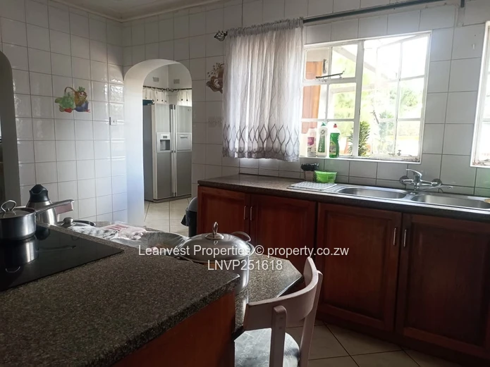 Modern House For Sale In Helensvale